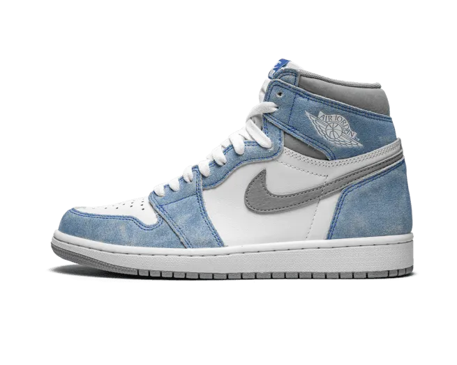 Air Jordan 1 Retro High OG Hyper Royal