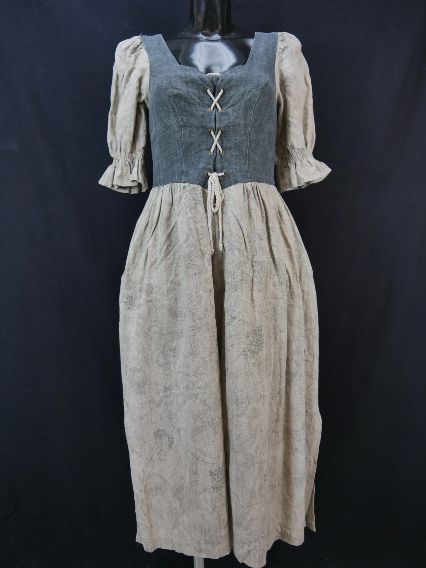 Almrausch beige grau mit Wienernaht fesches Landhaus Kleid Trachtenkleid Gr.36