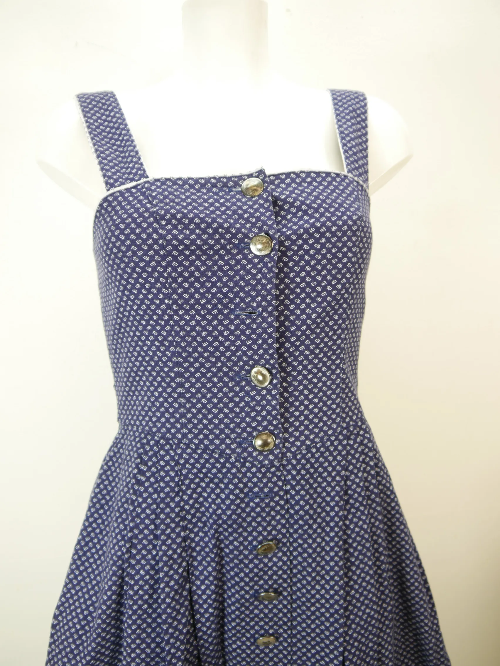 Alphorn Original blau Baumwolle mit Wienernaht süßes Dirndl ohne Schürze Gr.36