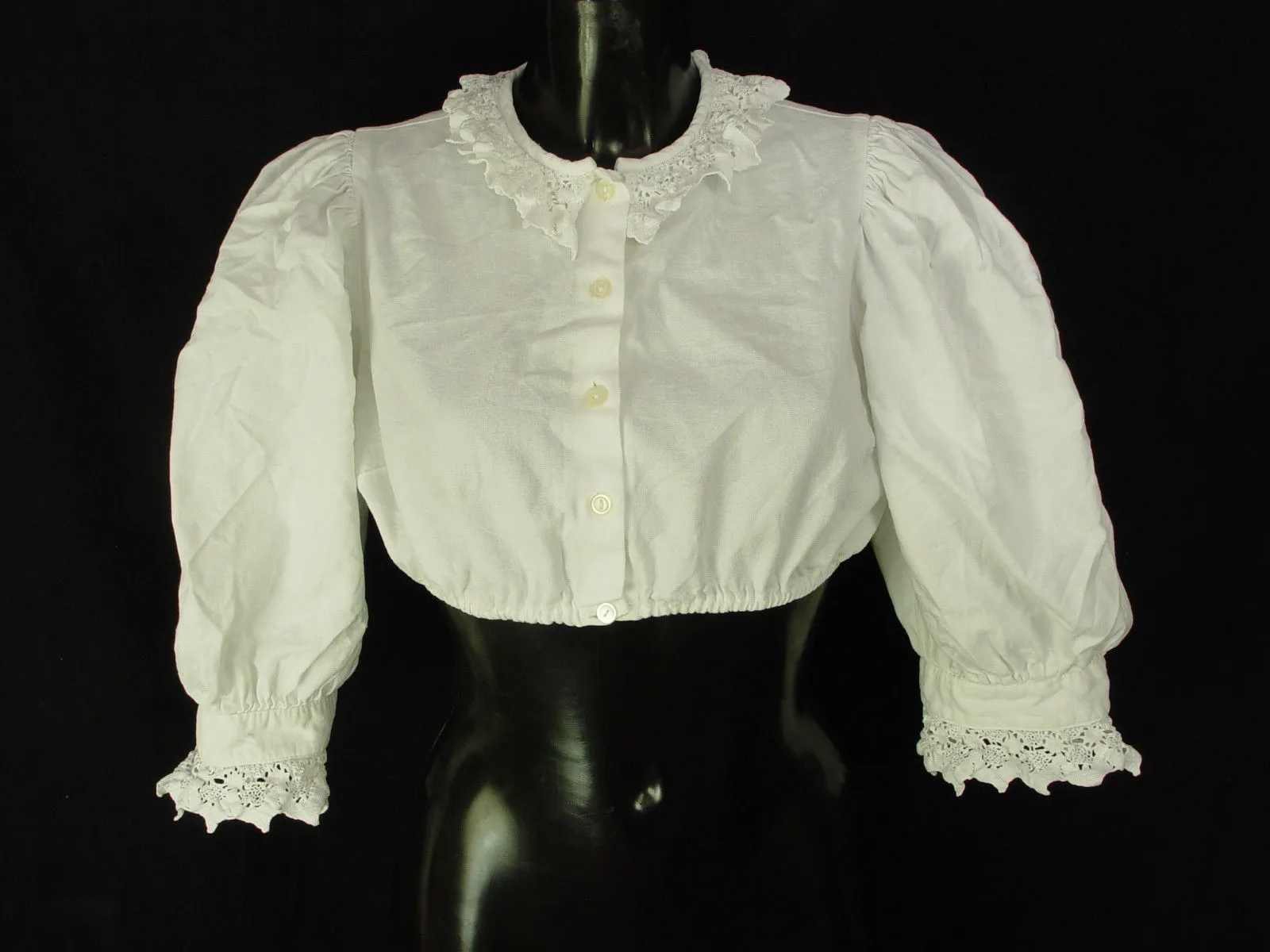 Gr.40 Dirndlbluse  mit rundem Ausschnitt  Bluse für Dirndl Trachtenbluse B2297