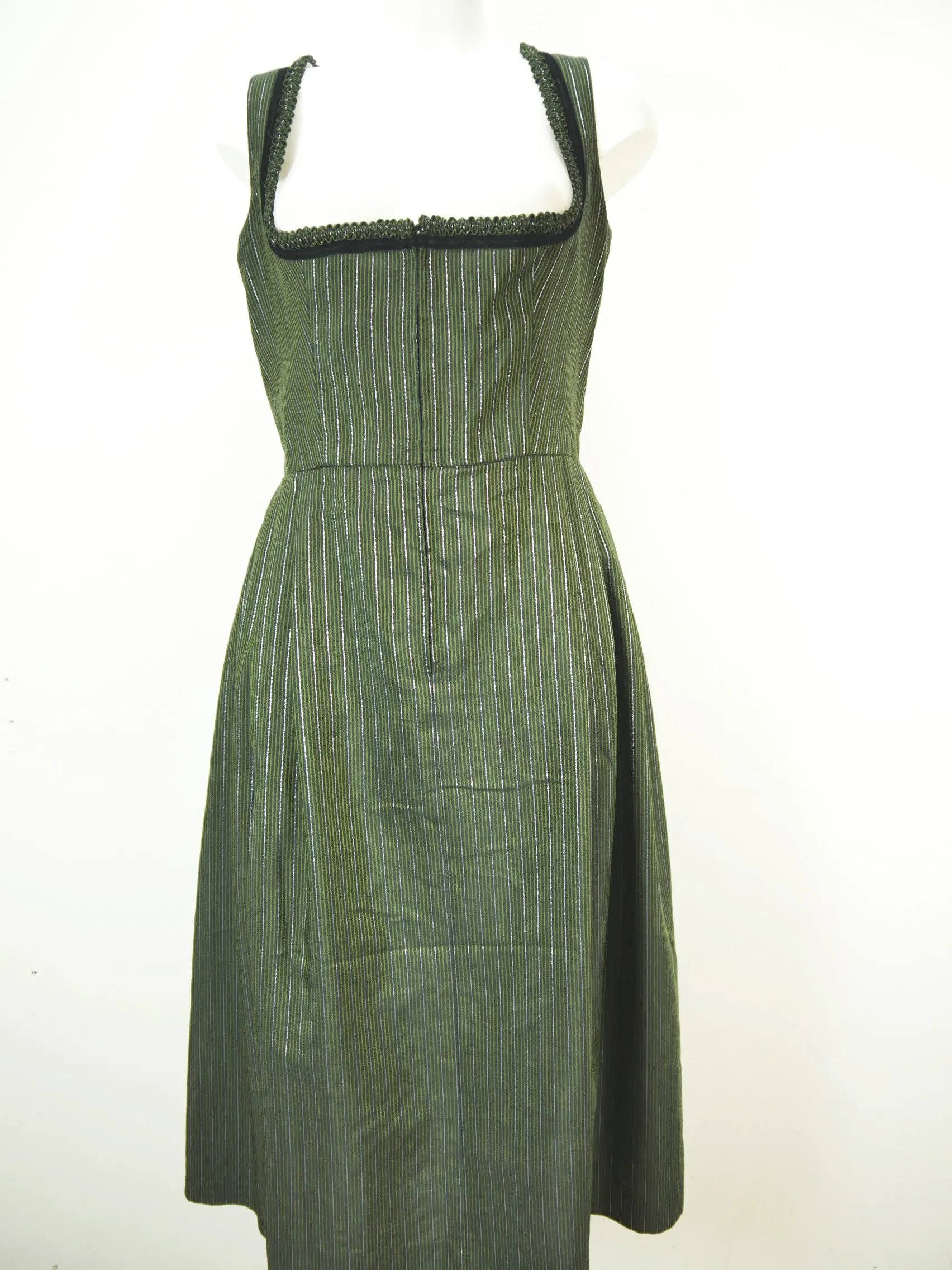 Krüger Dirndl grün mit Balkonett faszinierendes Dirndl mit Schürze Gr.40