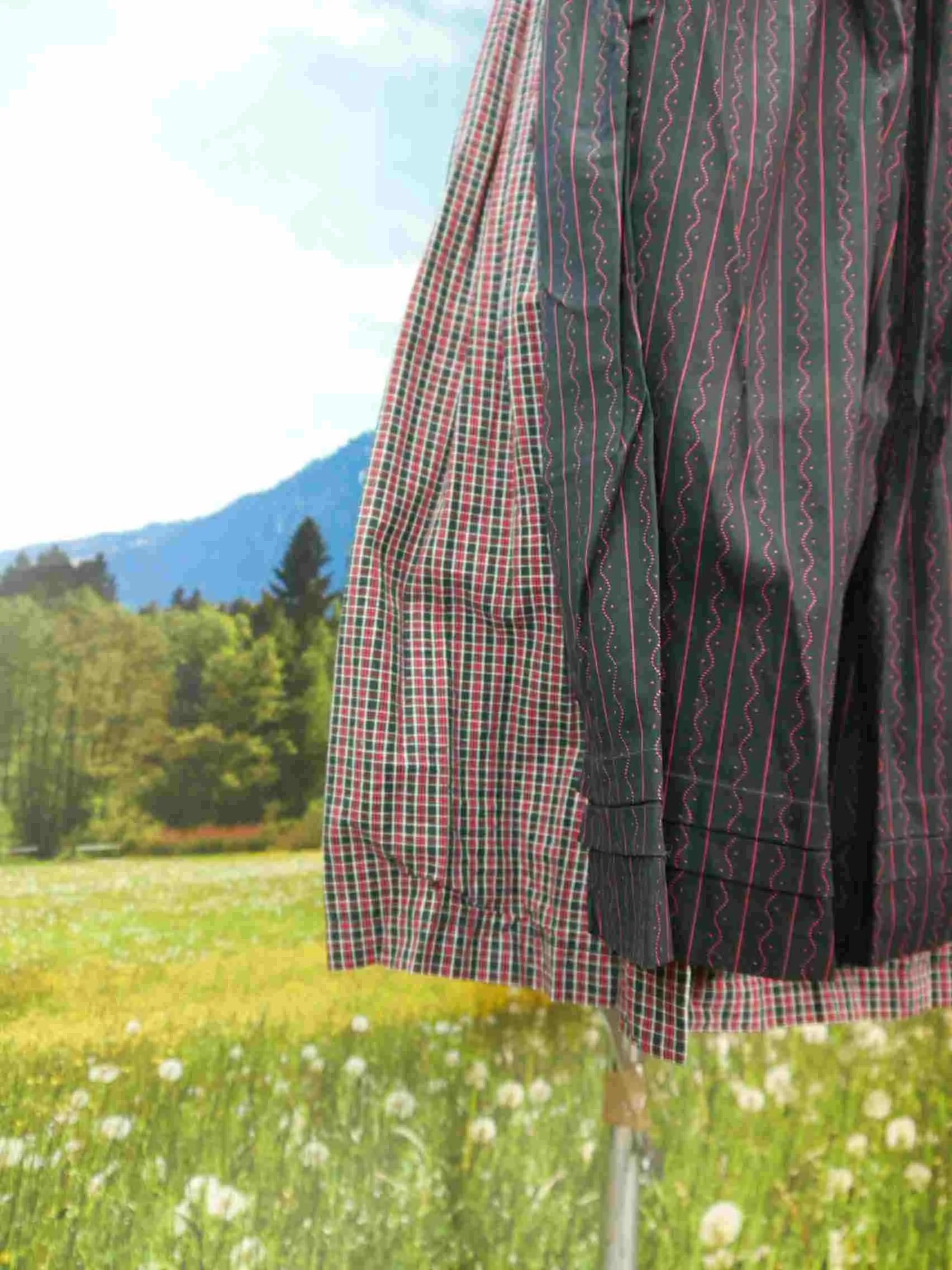 Wally Dirndl Salzburg kariert mit Wienernaht fesches Dirndl mit Schürze Gr.40