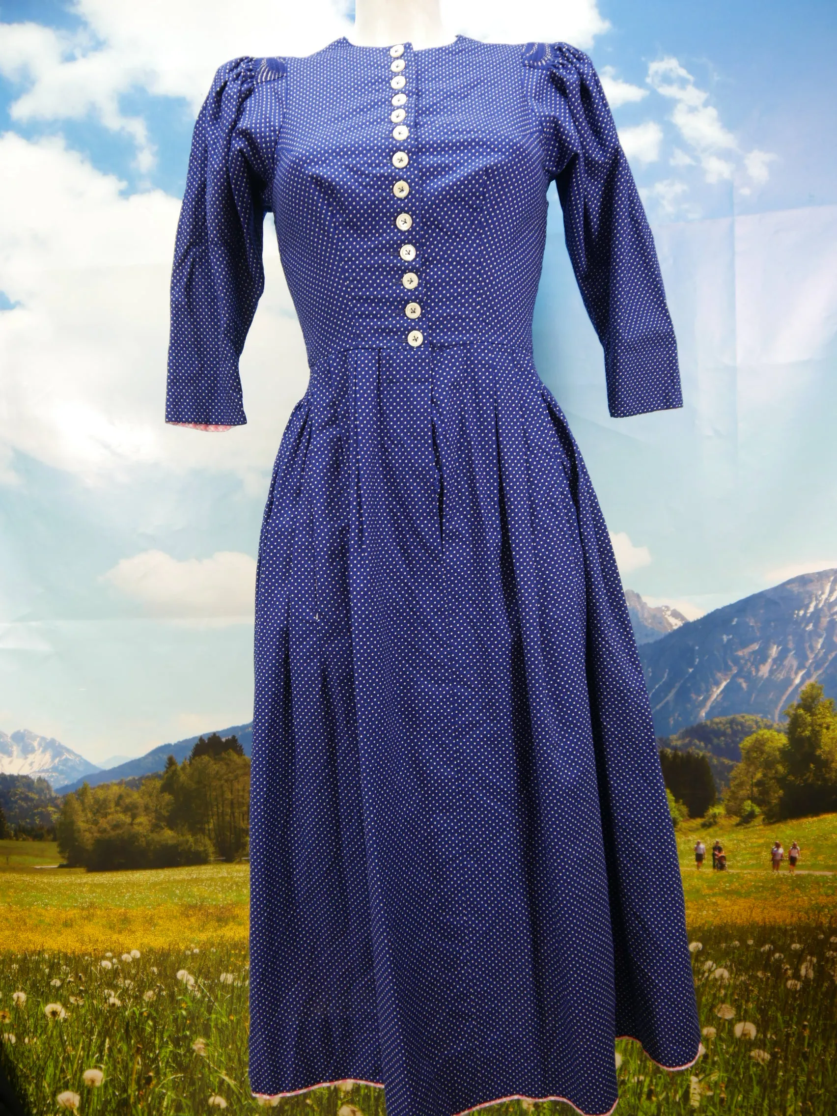 Wunderschön blau hochgeschlossen süßes Vintage Dirndl mit Schürze Gr.34